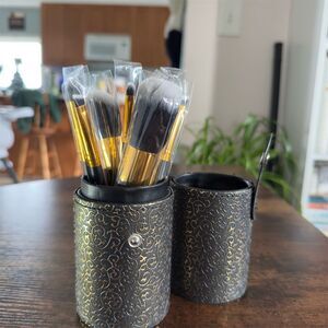 L'BRI 7-Piece Makeup Brush Set with Holder Travel-Friendly